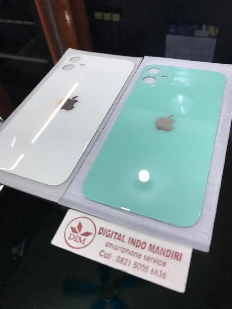 Kaca Kesing iPhone 11 Green