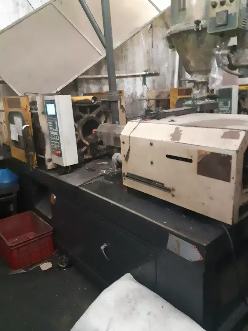 Jual mesin injection molding