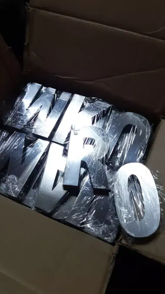 Huruf timbul stainless