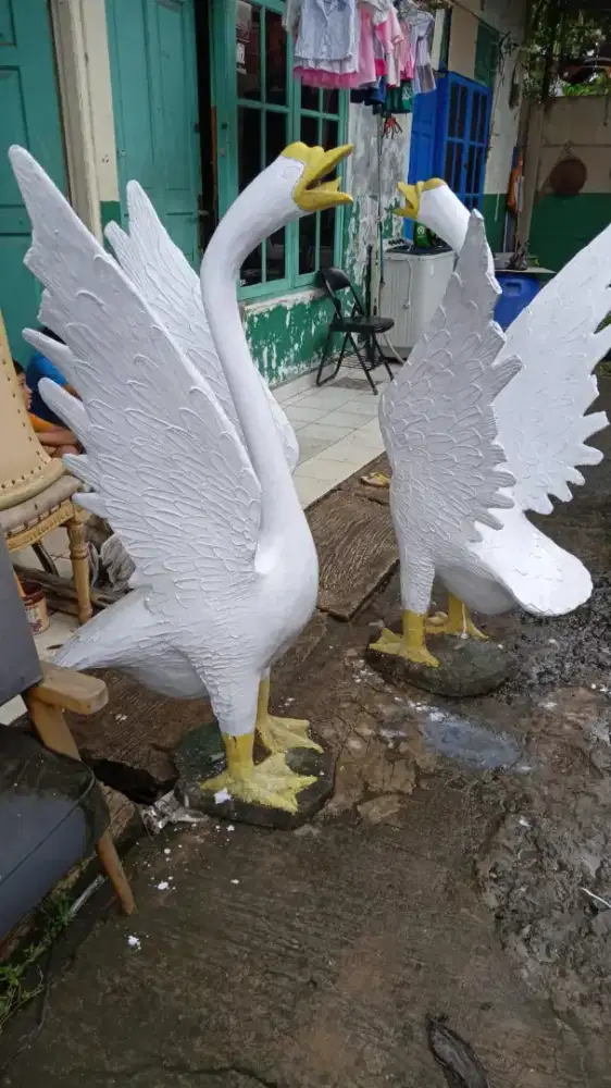 SEPASANG PANCURAN JUMBO