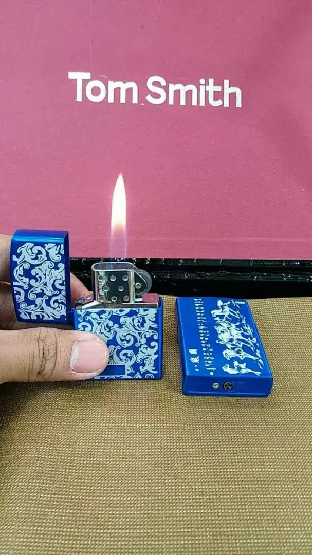 Korek zippo gas blu motif