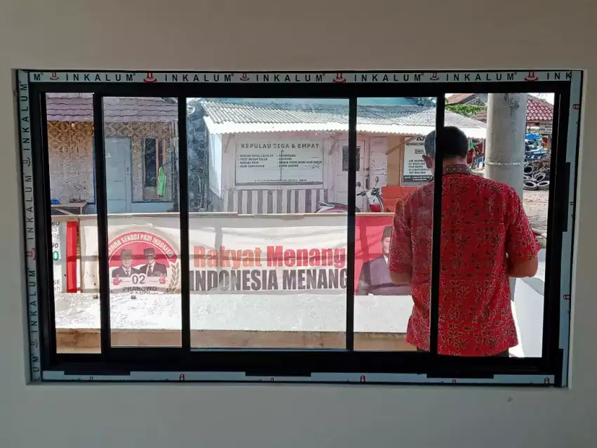 Pintu panel dan partisi kaca