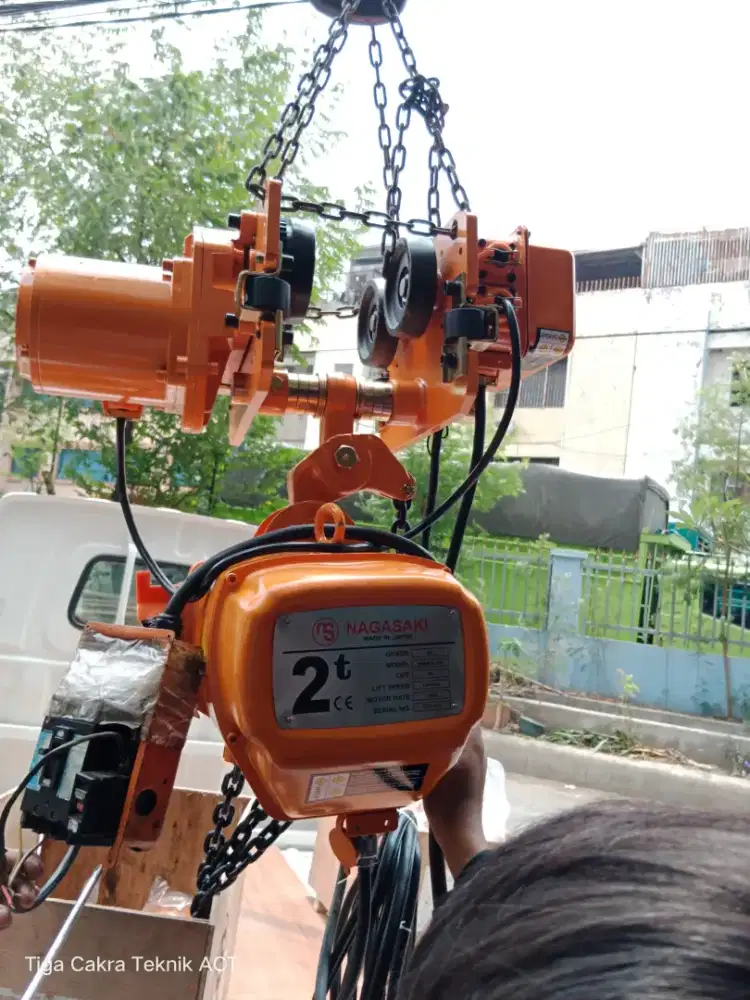 Electric chain Hoist(plus Trolley)2Ton X 6Meter Nagasaki japan