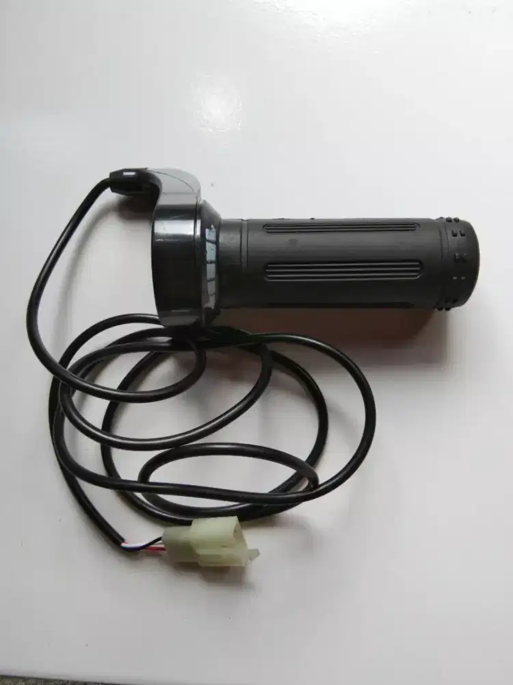 Handgrip ( gas ) sepeda listrik.