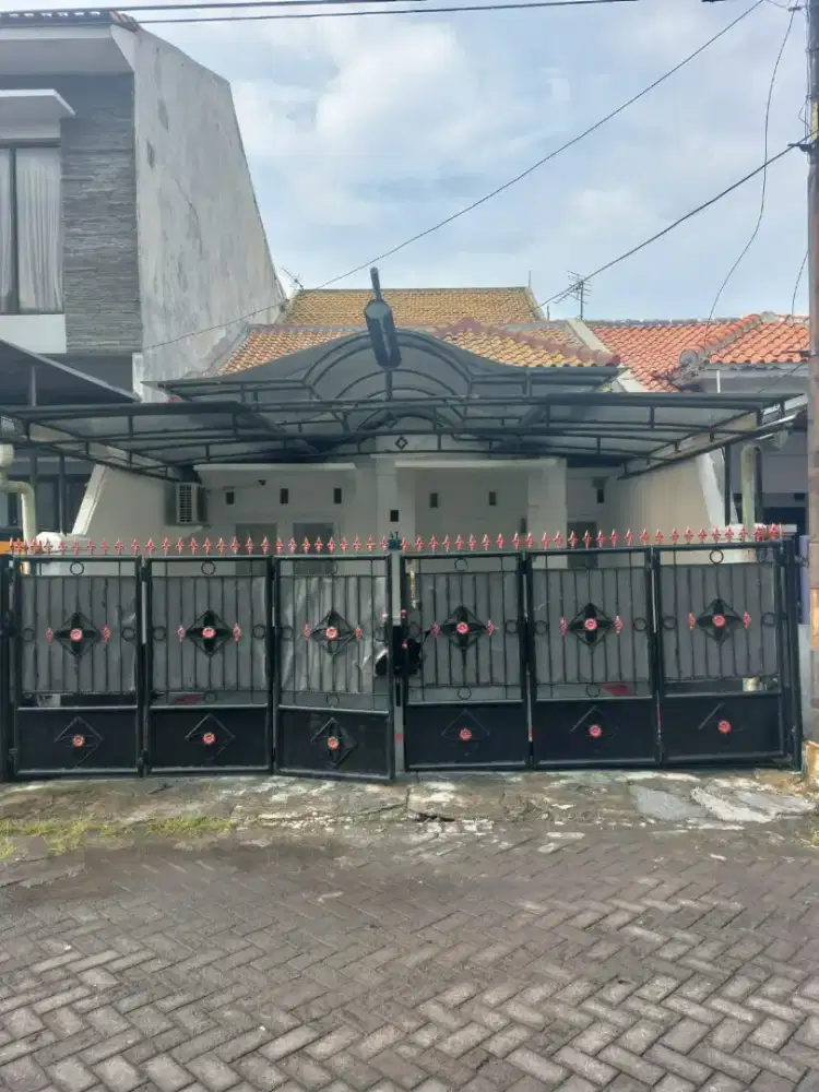 Hunian 2 lantai di daerah rungkut