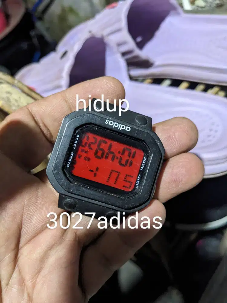 Jam tangan hotsell led adidas original