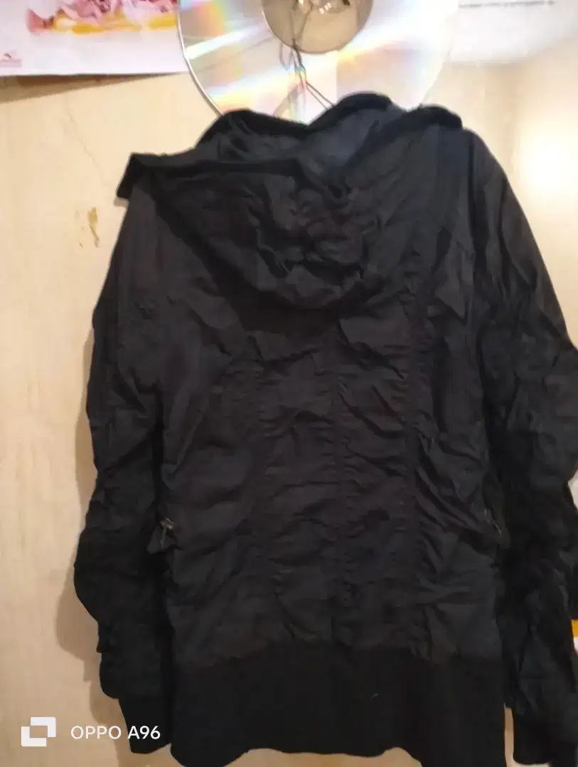 Jaket import ukuran s luar negri bahan tebal anti badai