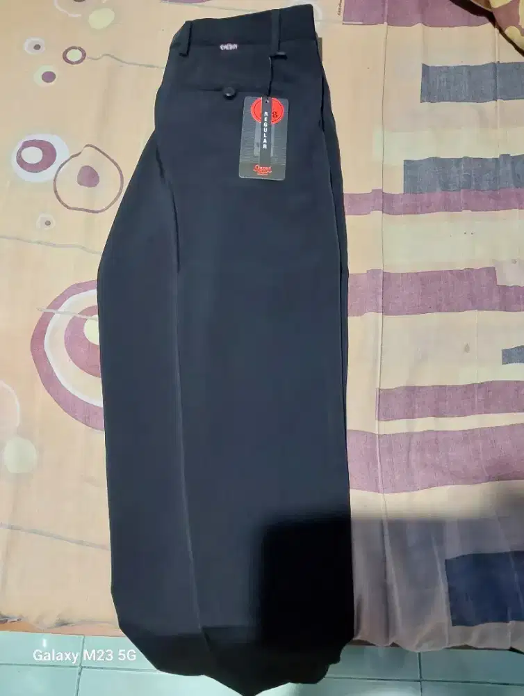 Celana Bahan Hitam