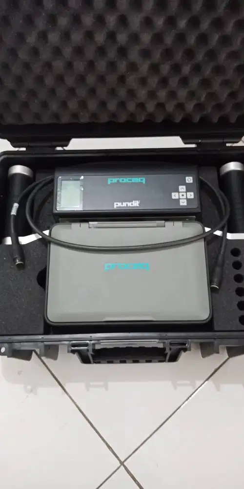 PROCEQ Pundit 250 Array Ultrasonic Imaging Scanner
