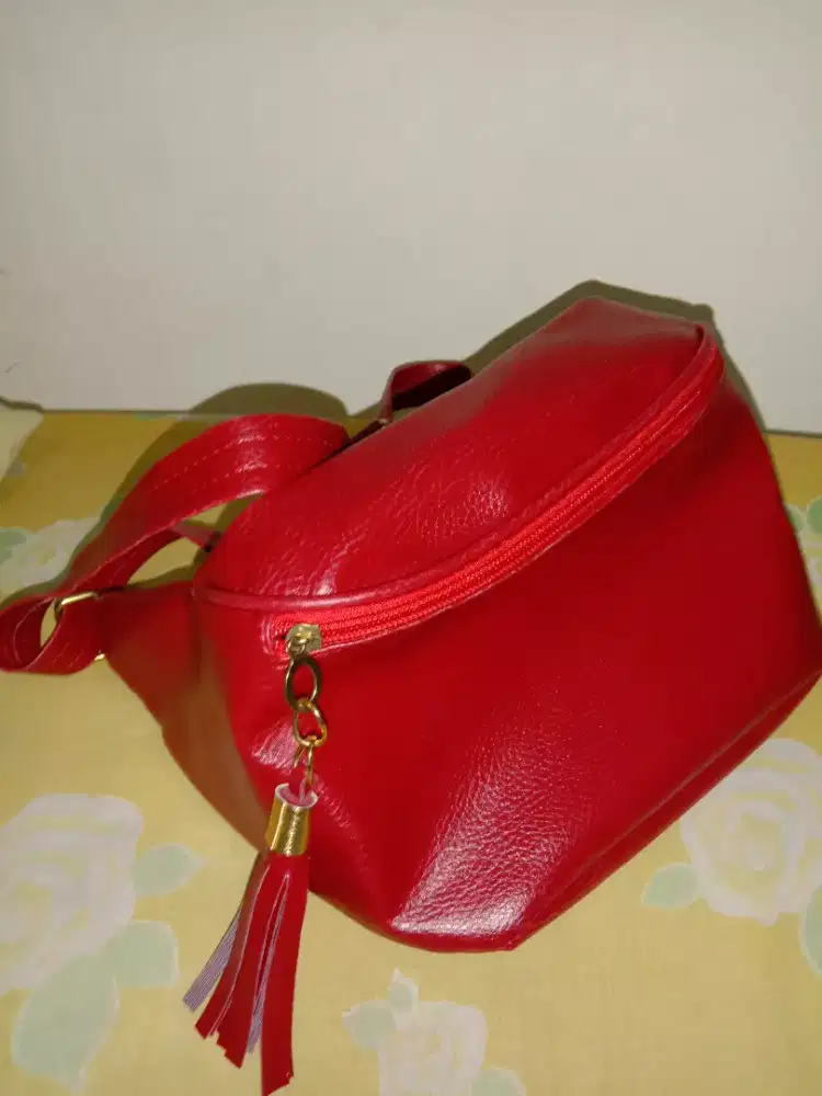Tas pinggang wanita