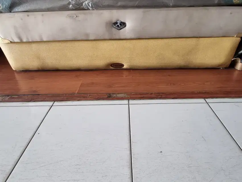 DIVAN bekas 160 QUANTUM