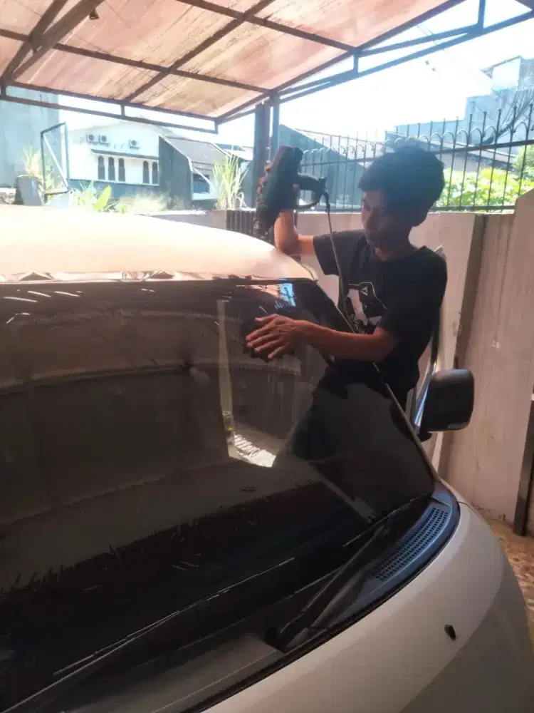 teknisi kaca film mobil panggilan