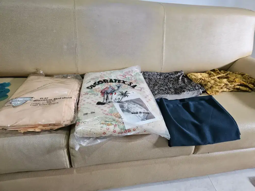Kain cewek dan bedcover masih baru gress
