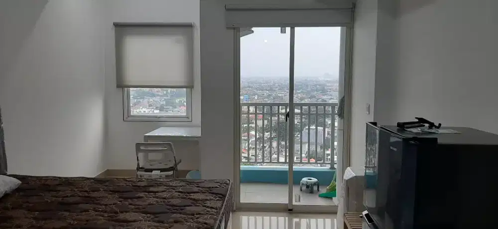 Di sewakan studio furnish tahunan apartement the nest