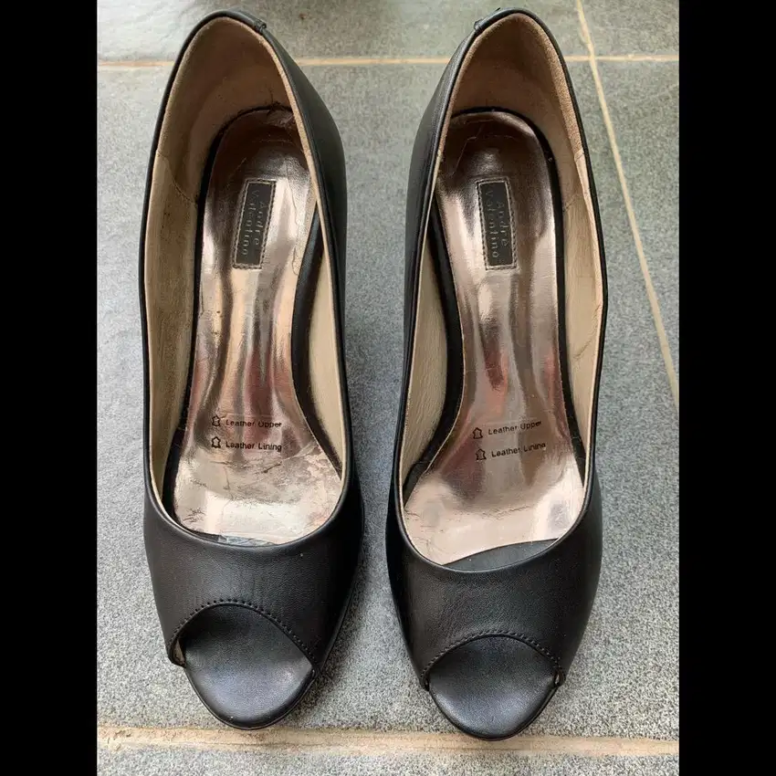Sepatu merk Andre Valentino original bekas
