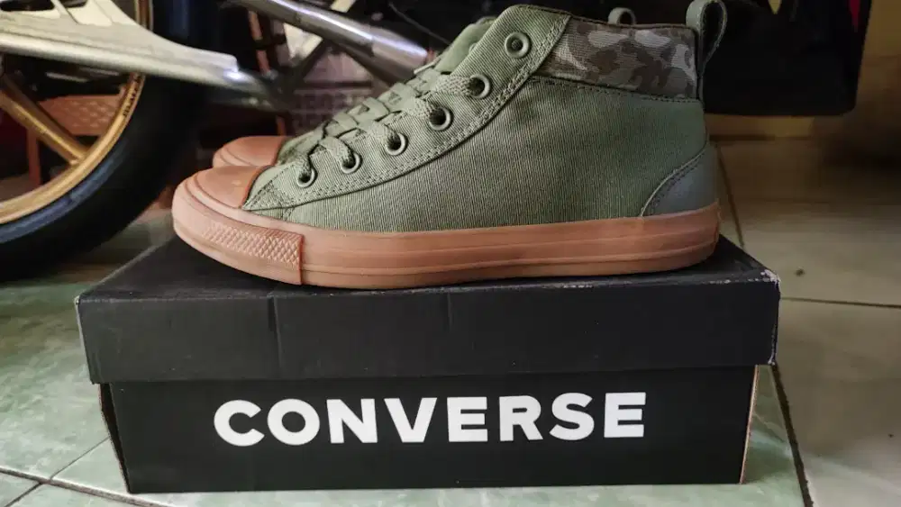 Sepatu Converse Field Surplus Olive