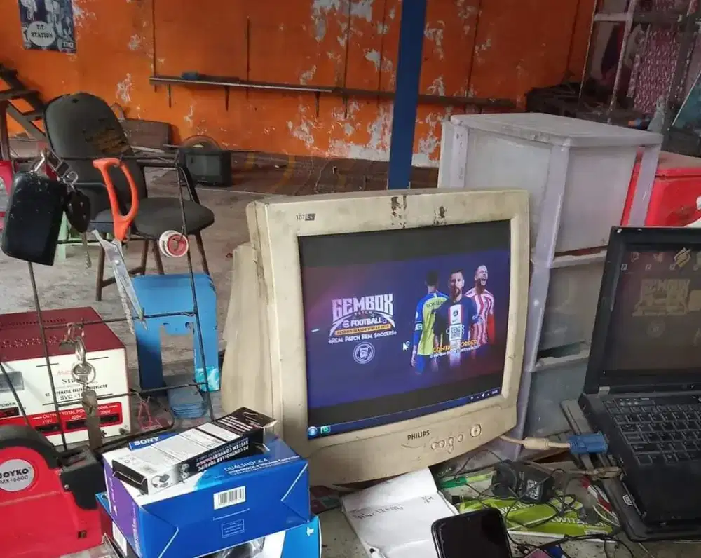 Terima komponen mainboard rusak