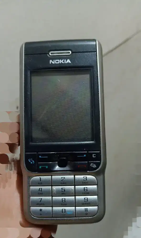 Dijual Murah Hp Nokia 3230 Batangan & Hp BlackBerry 9320 Batangan.