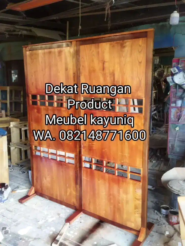 Sekat ruangan bahan kayu