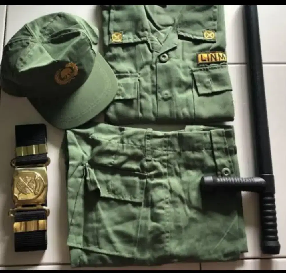 Stelan Hansip dan peralatan