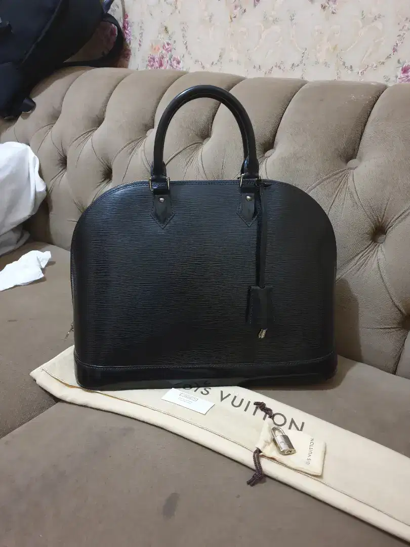 Like new .authentic tas wanita .tote bag louis vuitton .lv