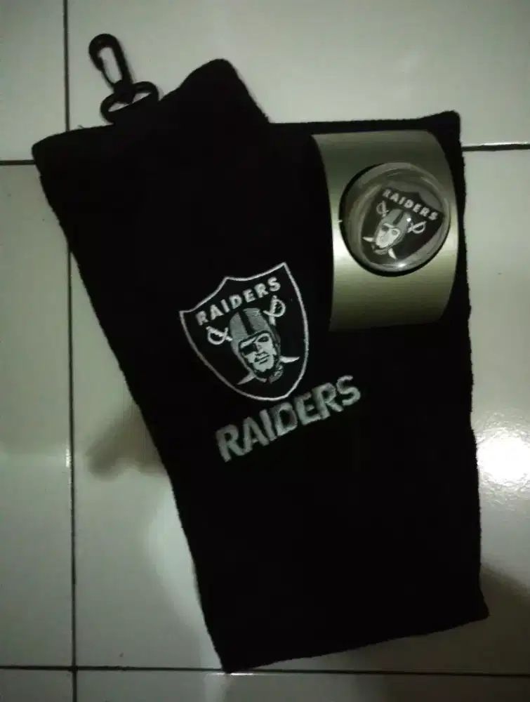 2 pc Oakland Raiders memorabilia made in USA