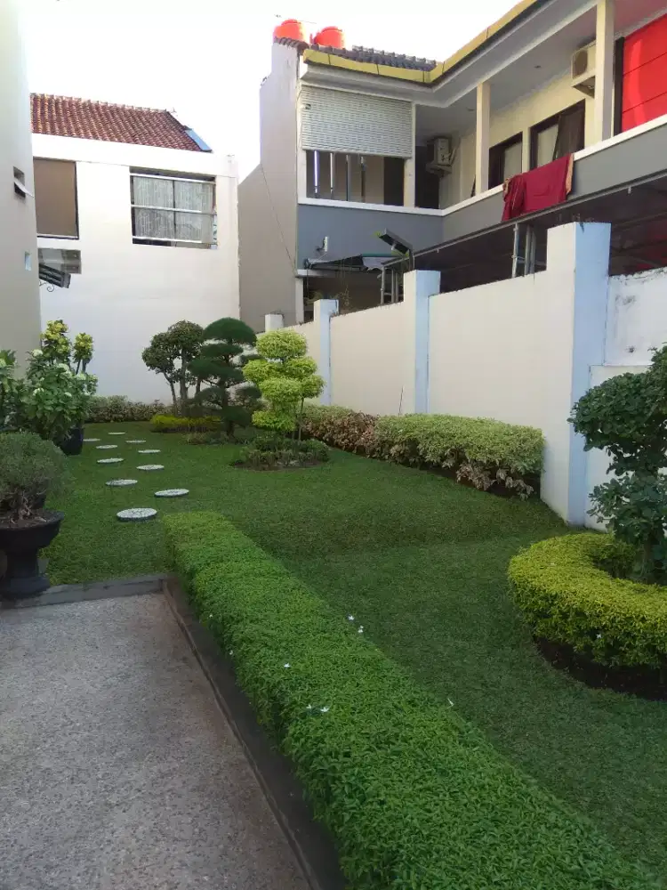 Tukang taman Jogja,jasa pembuatan taman,renovasi taman & potong rumput
