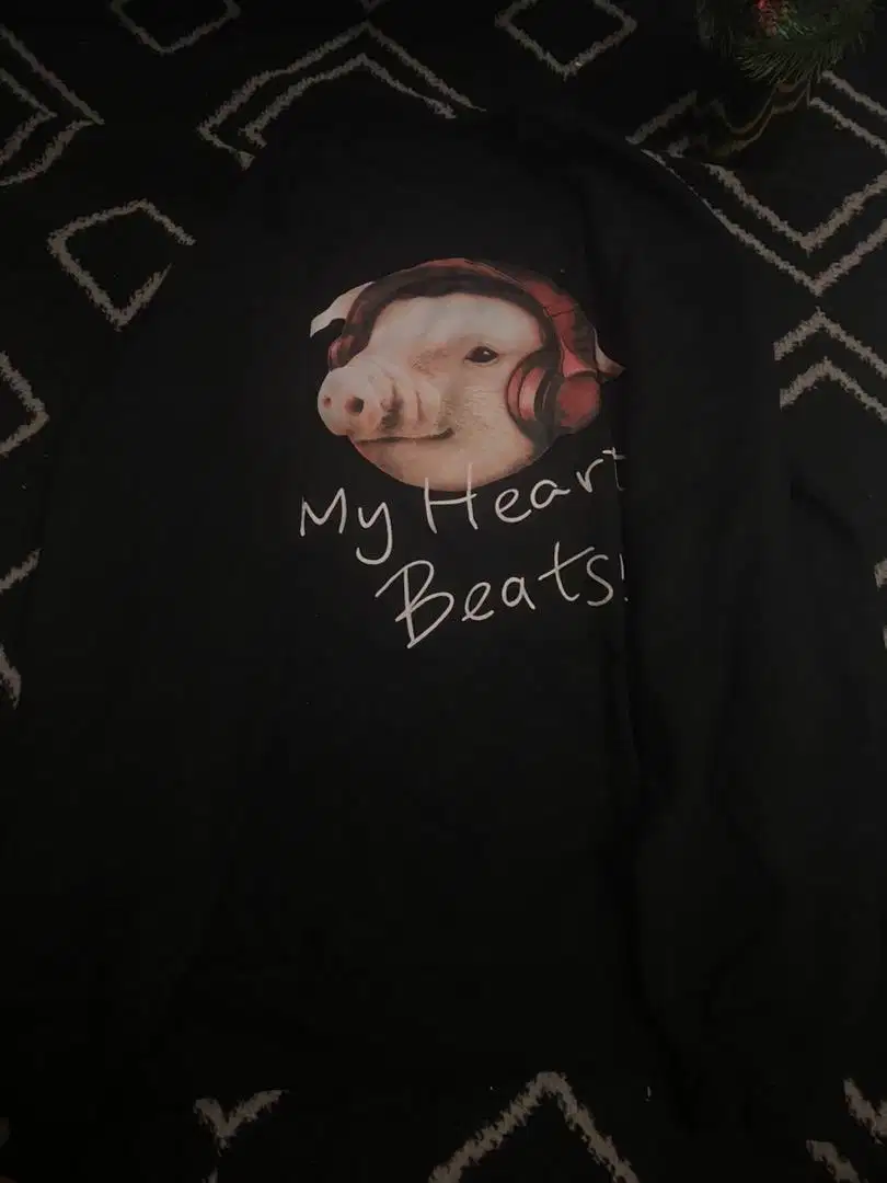 Sweater Hitam Bershka