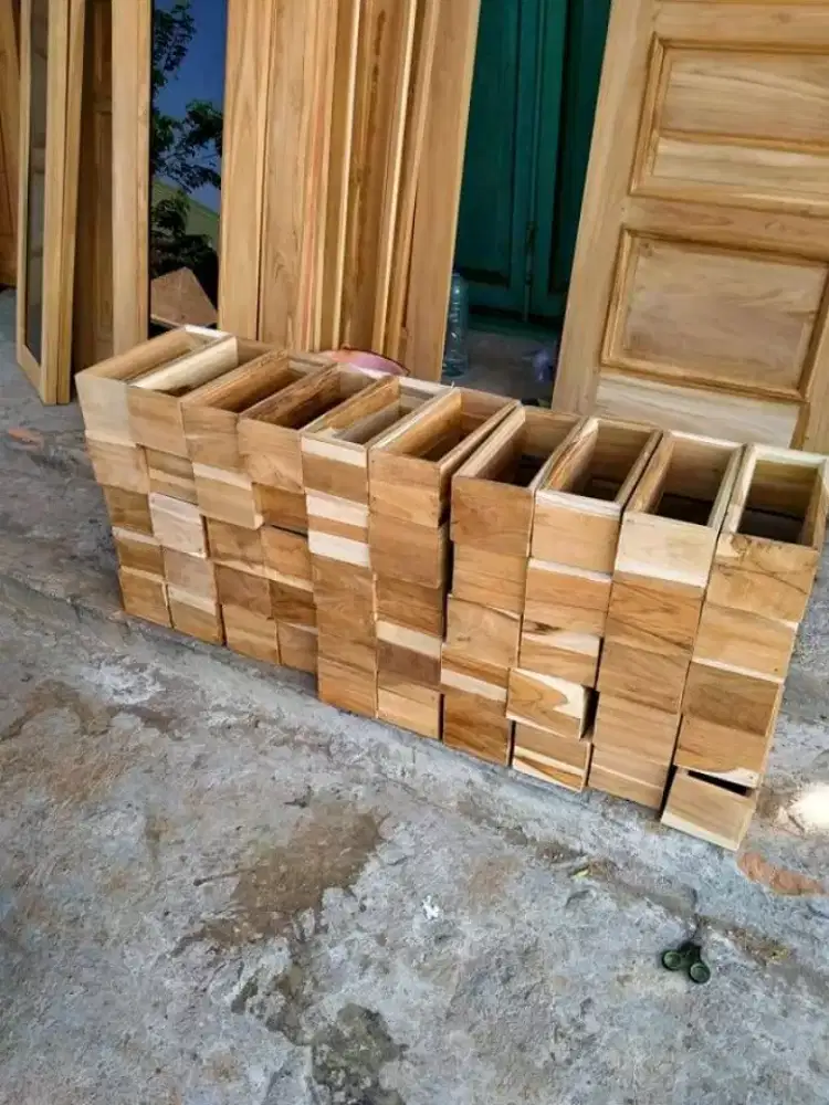 Loster jati/lubang angin