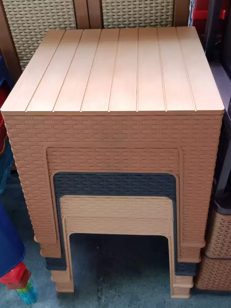 MEJA PLASTIK NAPOLLY TIGA VARIAN WARNA