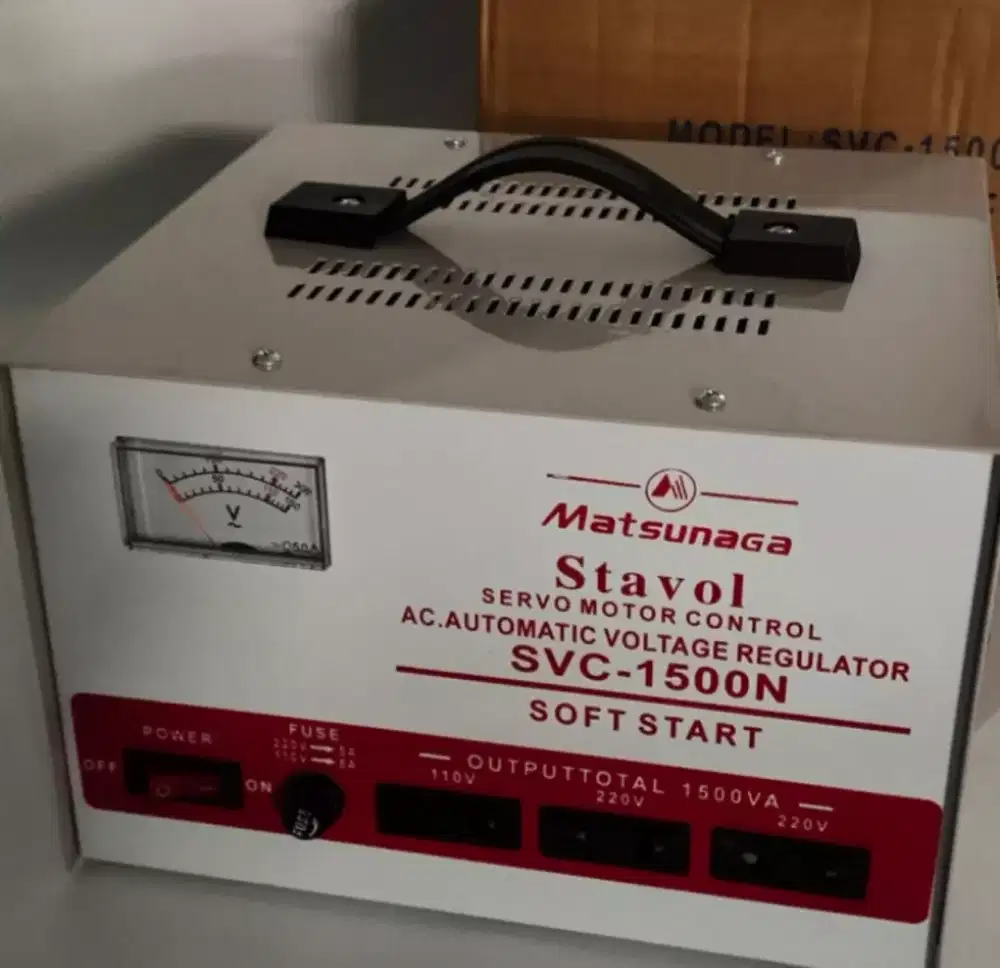 MATSUNAGA Stabilizer 1500 watt 1 Phase