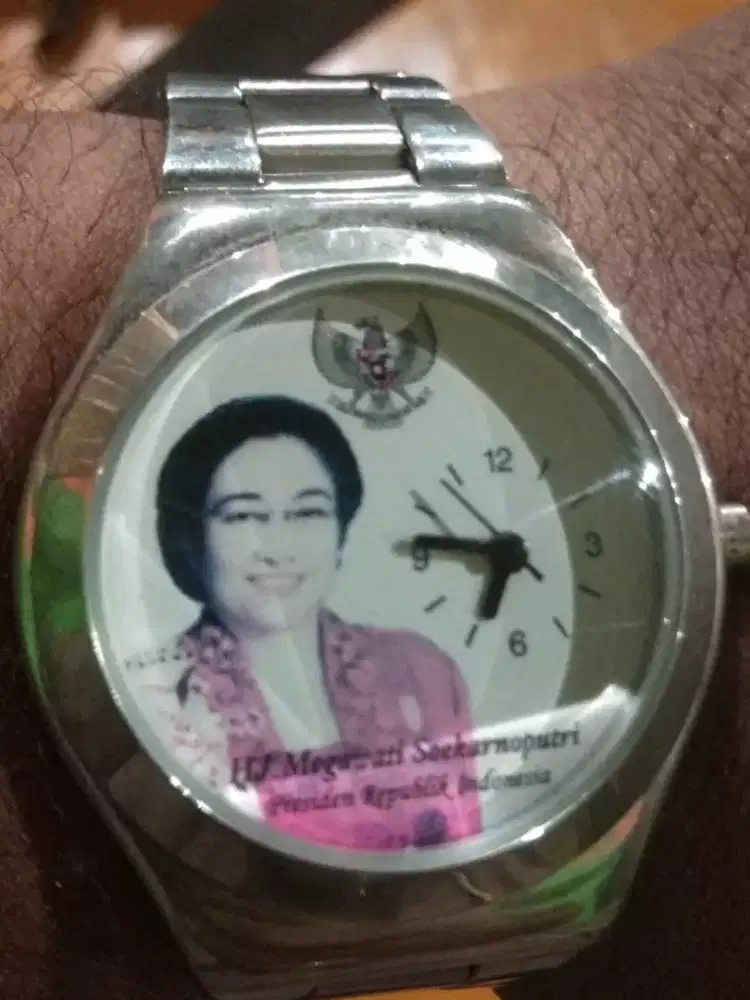 jam tangan bu megawati