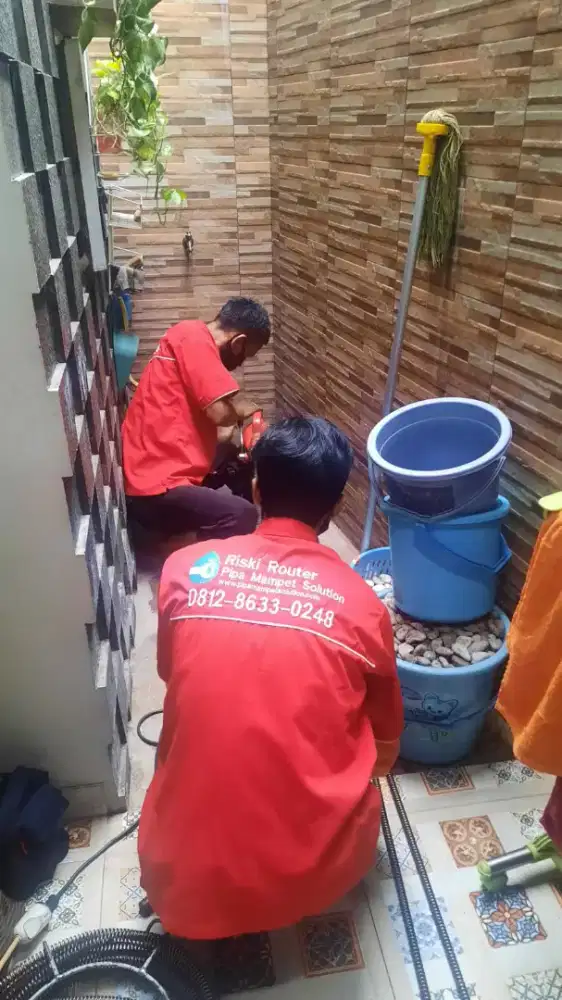 Ahli tukang jasa pelancaran pipa Kamar mandi mampet wastafel mampet