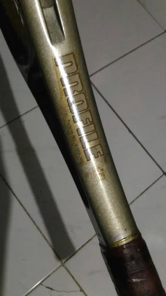 Raket Tenis Wilson Profile