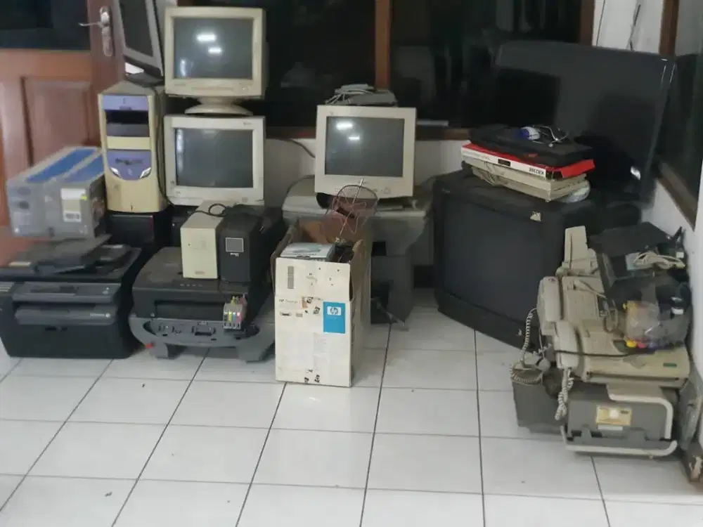 Beli laptop bekas atau rusak