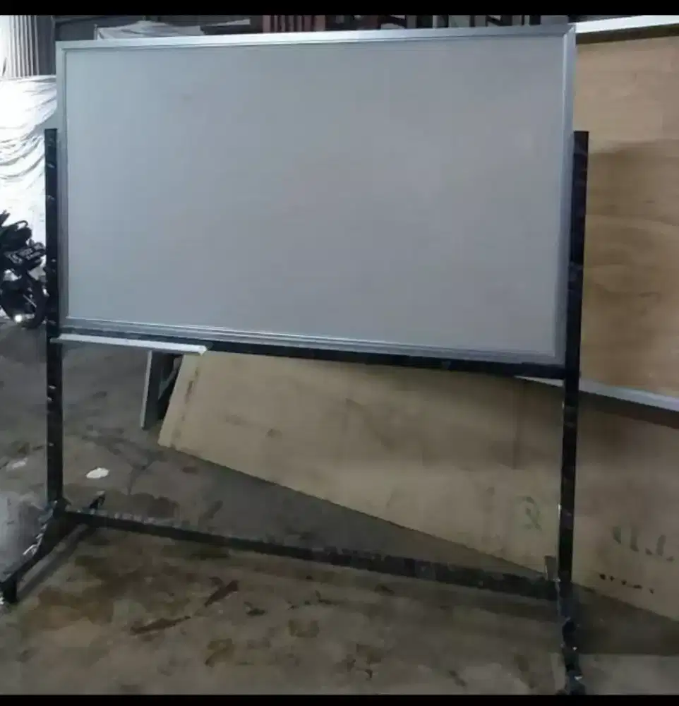 Papan tulis 120x240cm standing