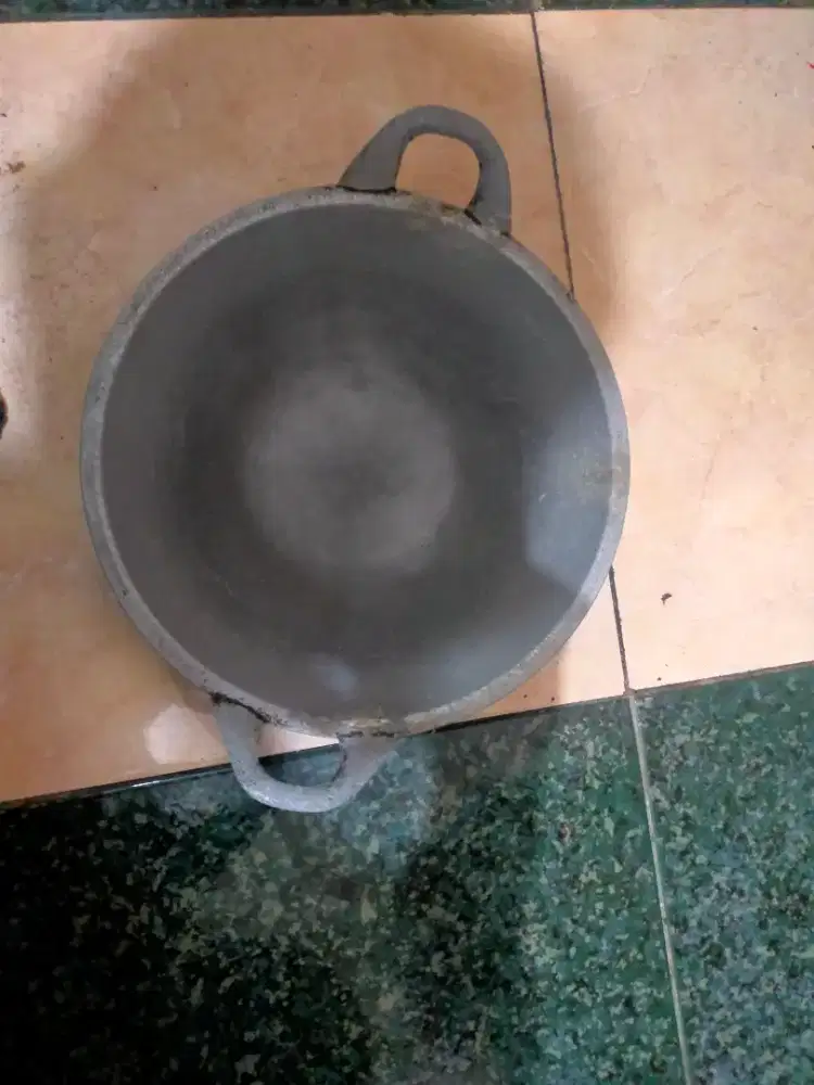 Wajan warna perak diameter 28cm