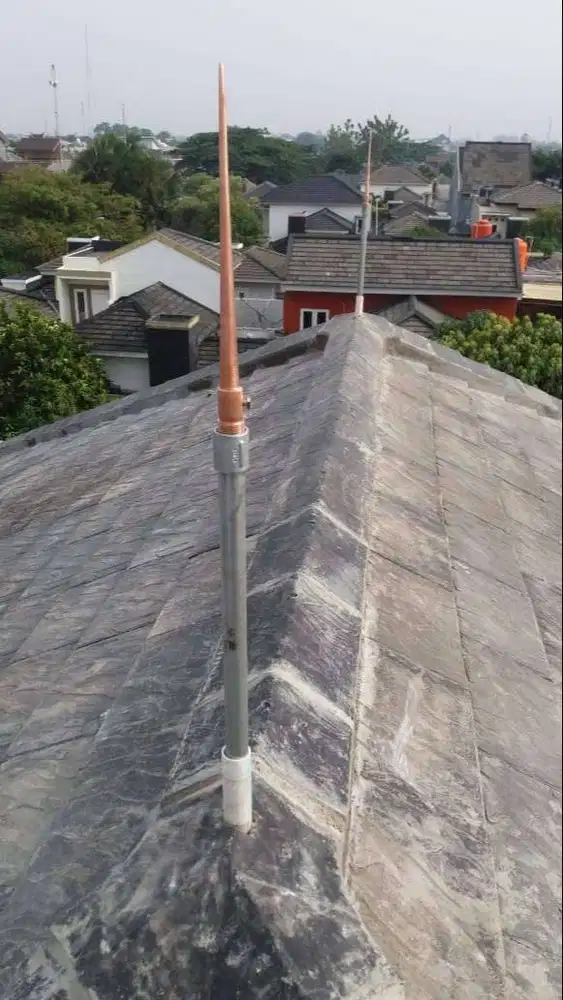 JUAL PENANGKAL PETIR UNTUK RUMAH + LENGKAP JASA PASANG