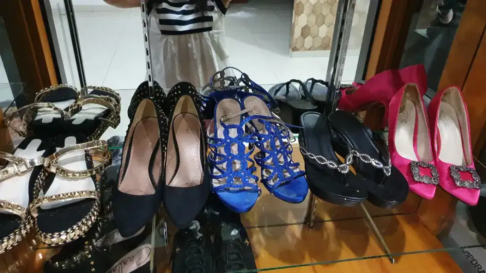 Dijual SALE Sepatu import koleksi pribadi size 38.good quality
