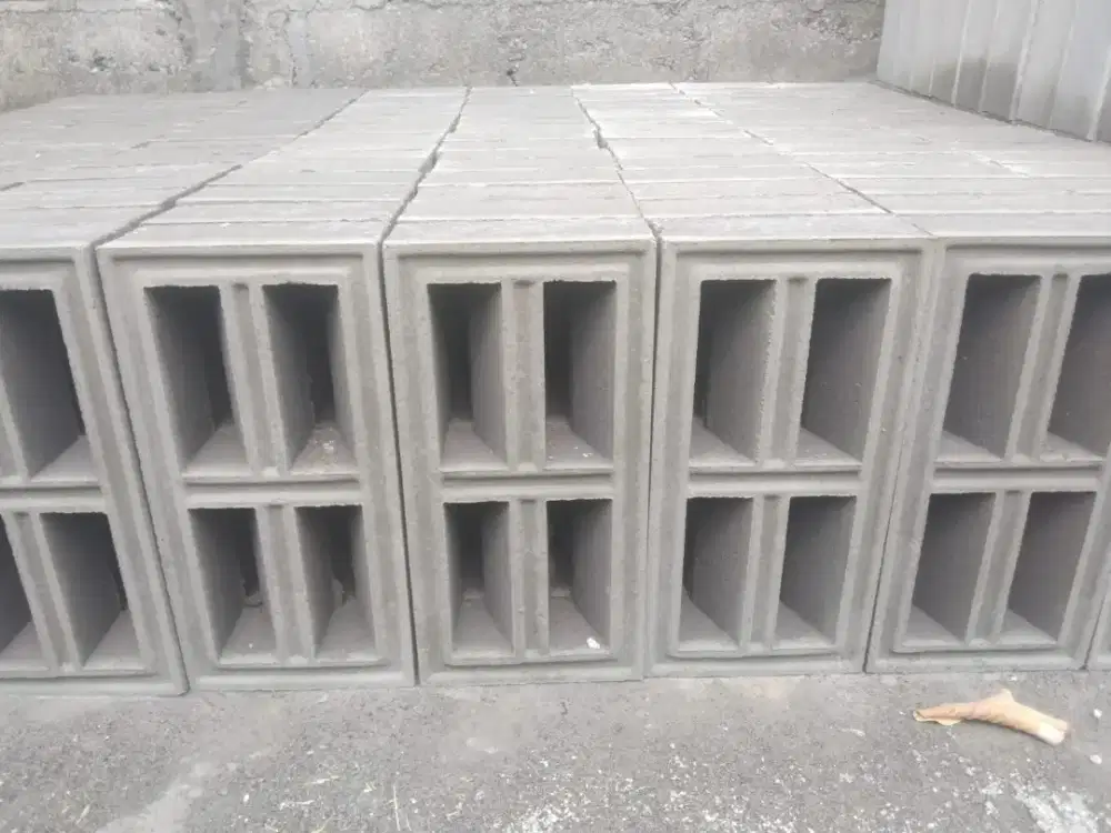 Roster minimalis beton dan gravel