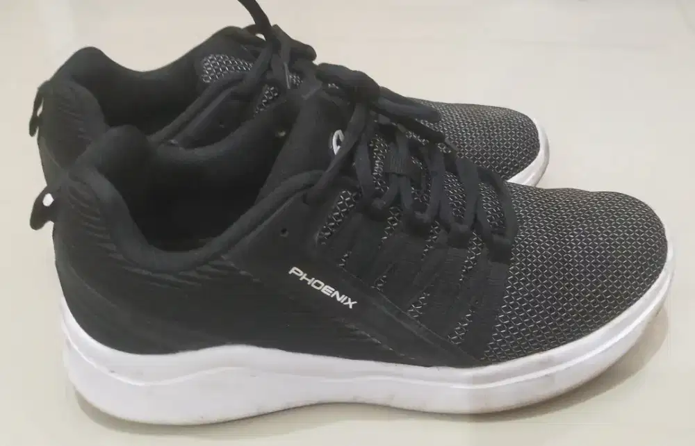 Sepatu Phoenix uk 42 Warna Black