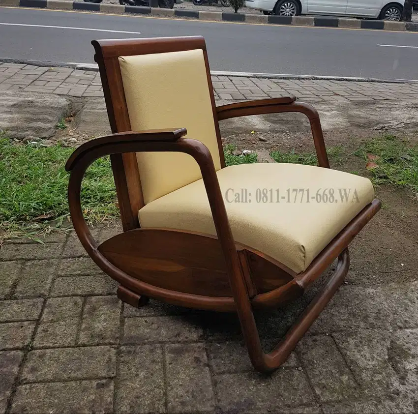 Kursi sedan perahu antik