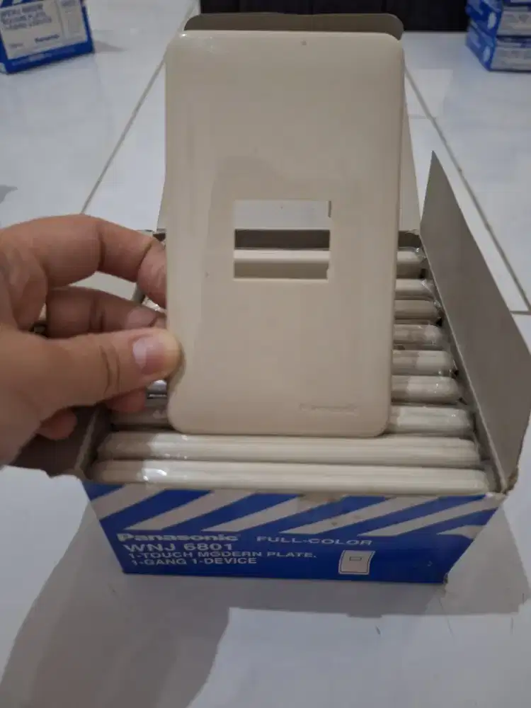 Rumahan Cetekan Lampu Modern 1 Lobang WNJ 6801