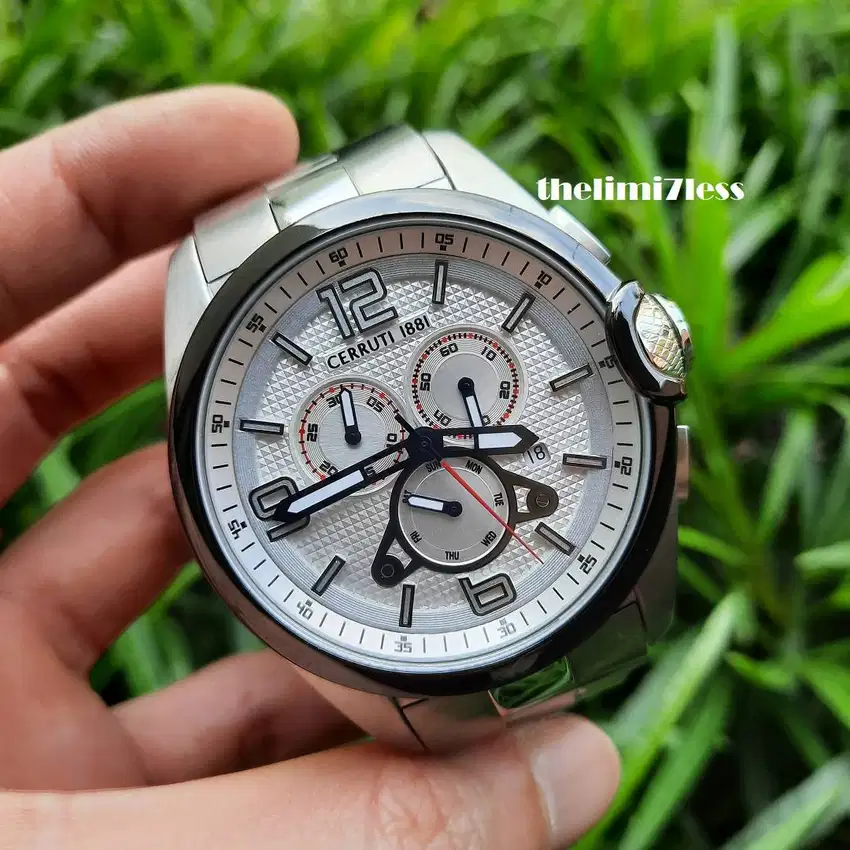 Jam tangan Cerruti 1881 quartz chronograph swiss movement ref CRA088