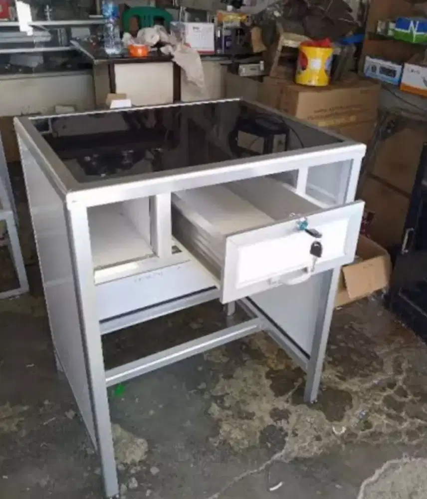 Meja Kantor Almunium Minimalis