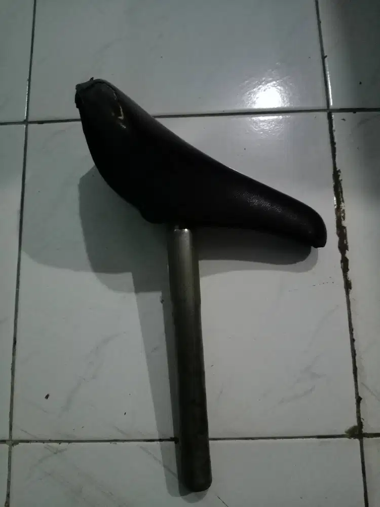 Sadel sepeda balap bmx MTB dll lengkap dgn seat post nya