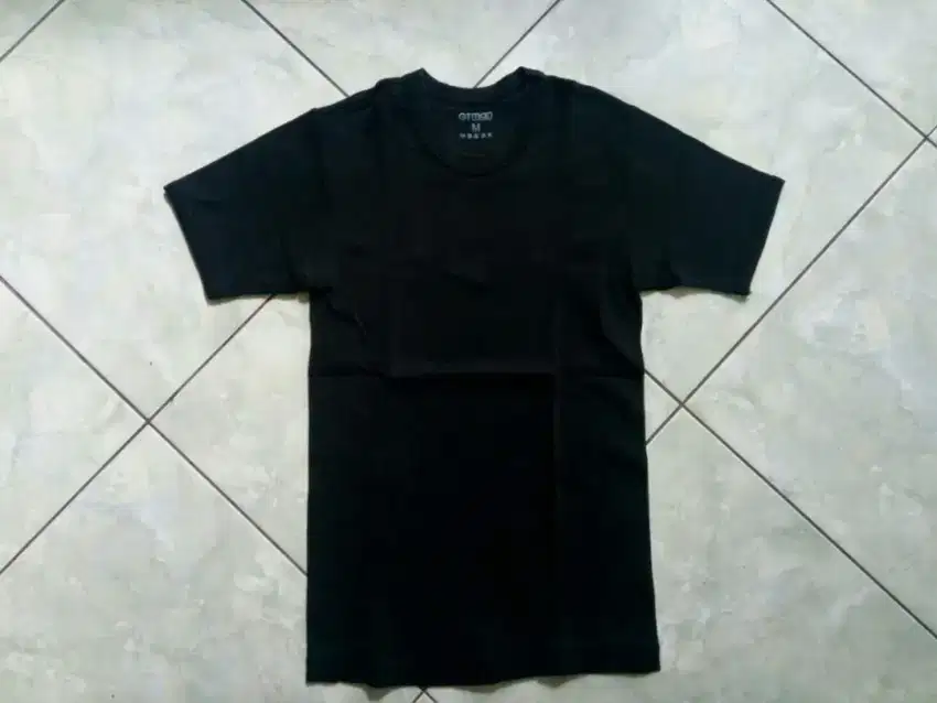 Kaos Hitam Polos GT-Man ORIGINAL size M, Branded dan Merk Ternama