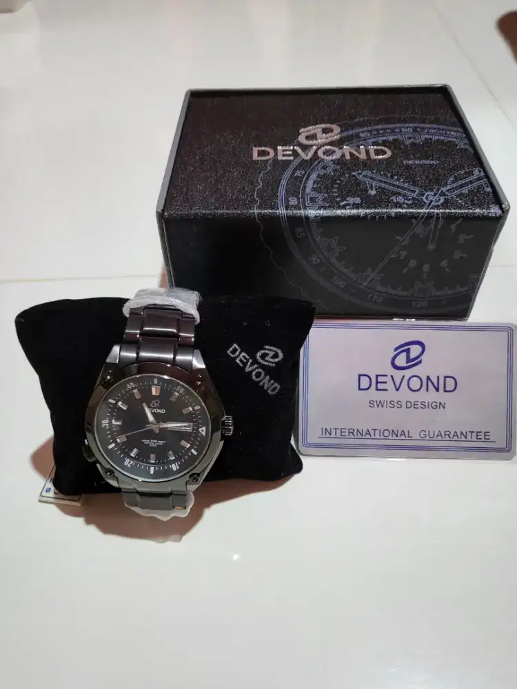 Devond black ( crystal glass steel) jam pria