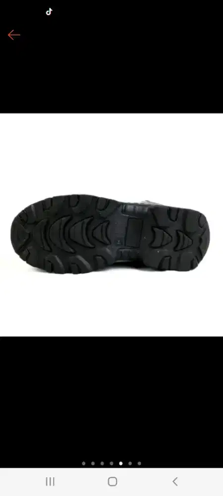 sepatu safety  no 42.  harga neet  170 rbu  yg  niat  aj  ga  di up ok