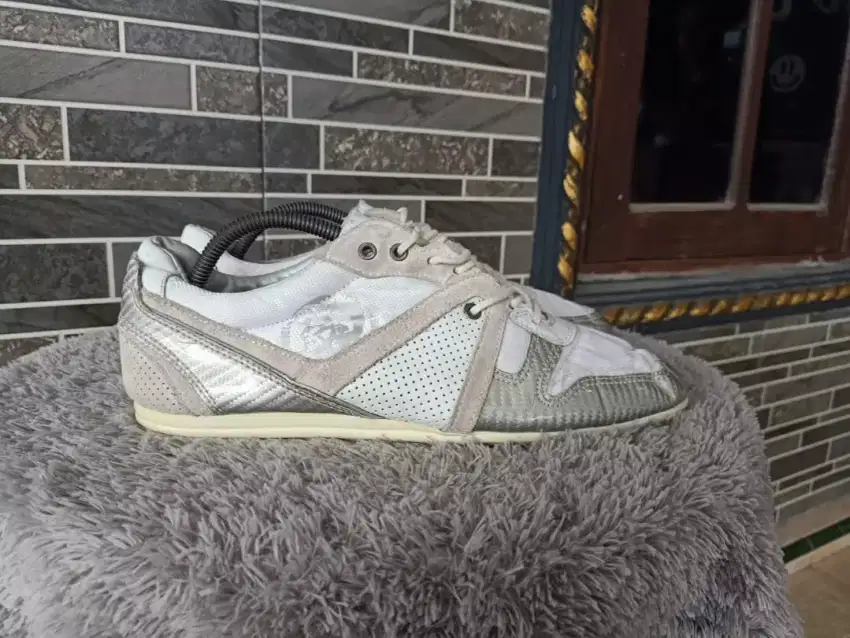Sepatu sneakers diesel